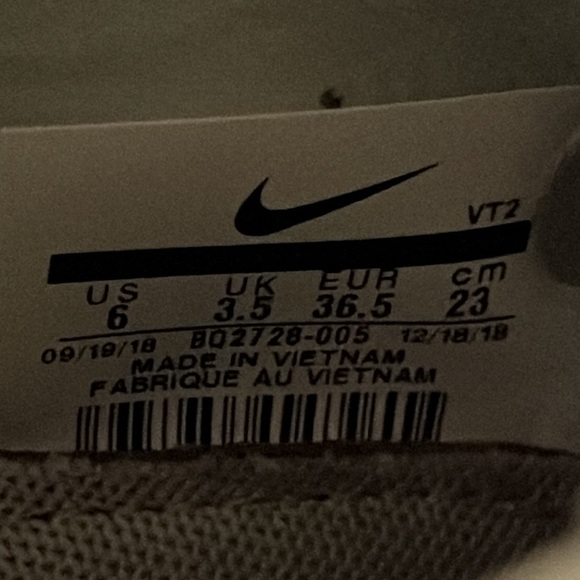 Nike react athletic shoes. Worn twice. Like new - Picture 5 of 7